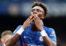 Chelsea giữ chân thành công sao trẻ Abraham