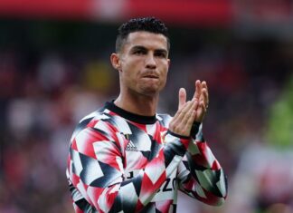Chuyển nhượng 4/10: Ten Hag bật đèn xanh cho Ronaldo rời MU