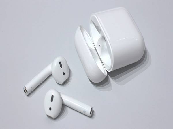 tai nghe không dây đầu tiên của Apple