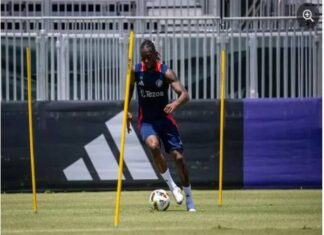 Chuyển nhượng 29/7: Wan-Bissaka không muốn chia tay MU