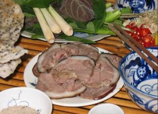 Nhìn thấy ăn thịt chó có con gì may mắn có điềm báo gì
