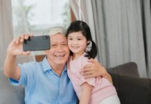 Mơ thấy ông ngoại đã mất có điềm báo gì tương lai Mơ thấy ông ngoại đã mất có điềm báo gì tương lai